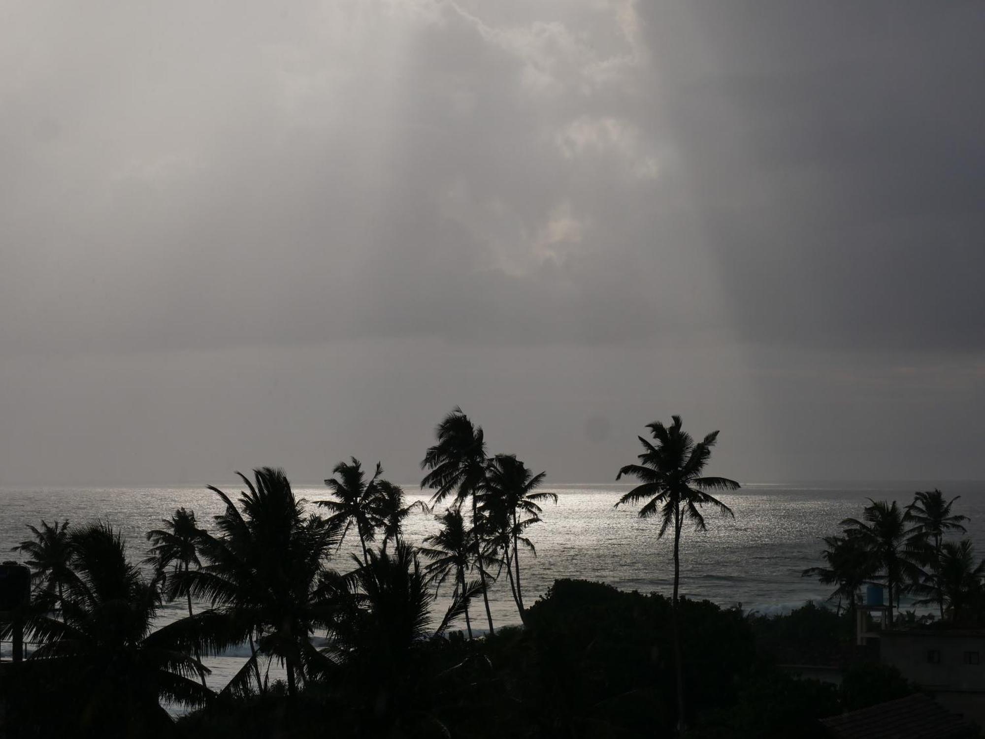 Sky Mountain Cafe With Seaview Bed & Breakfast Weligama Exterior photo