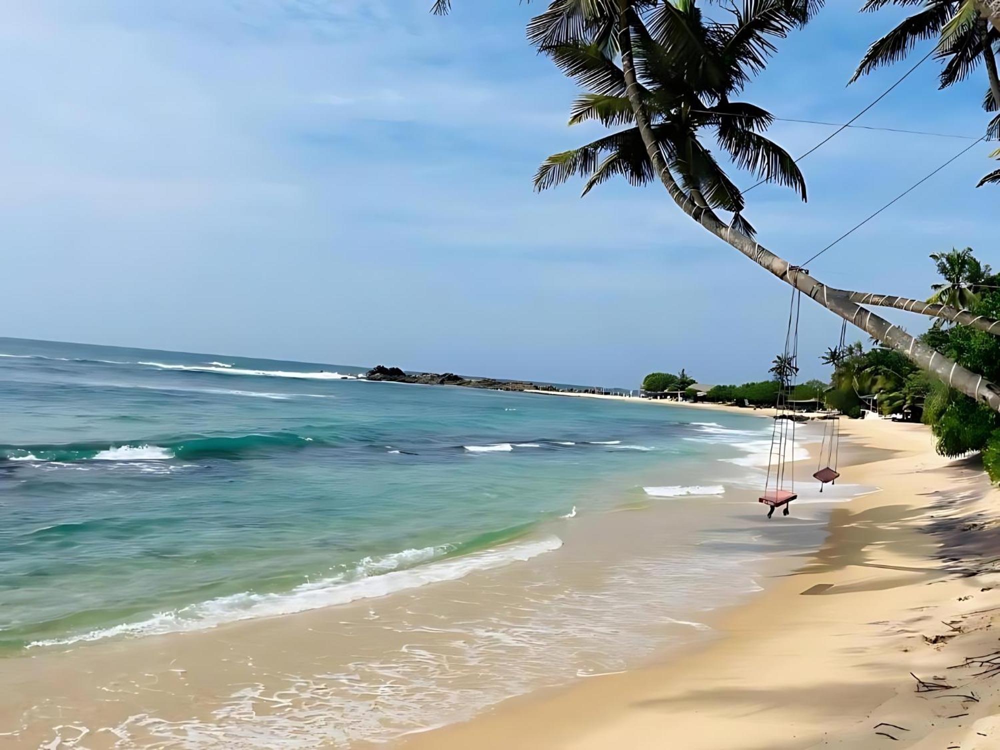 Sky Mountain Cafe With Seaview Bed & Breakfast Weligama Exterior photo